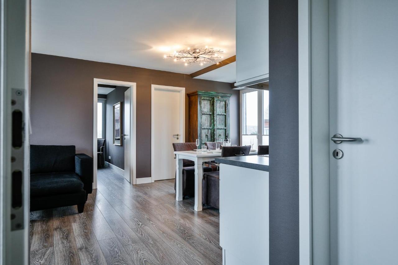Lee Apartment *