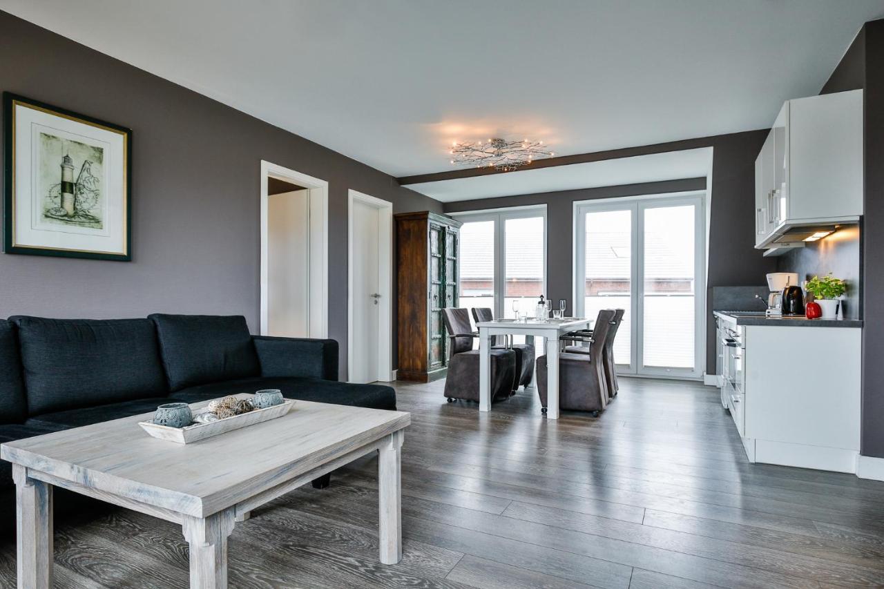 Lee Apartment